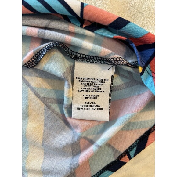 Ruby Rd Woman Blouse Size 1X Tunic Relaxed Asymmetrical Chevron Colorful Flowy - Picture 12 of 13